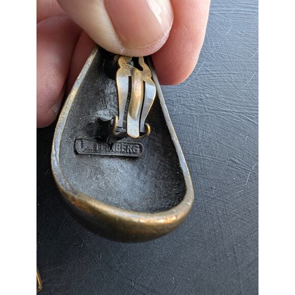 Vtg Jay Feinberg Strongwater MASSIVE Modernist Brass Teardrop Clip On Earrings - Picture 7 of 7